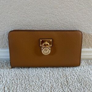 Michael Kors Tan Wallet with Gold Accent GREAT CONDITION!!